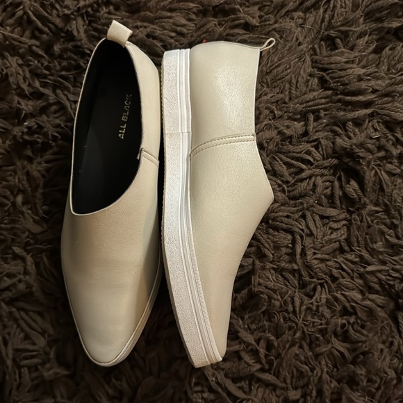 {{all black}} Side Scoop Leather Flats in bone white from Anthropologie - Picture 6 of 11